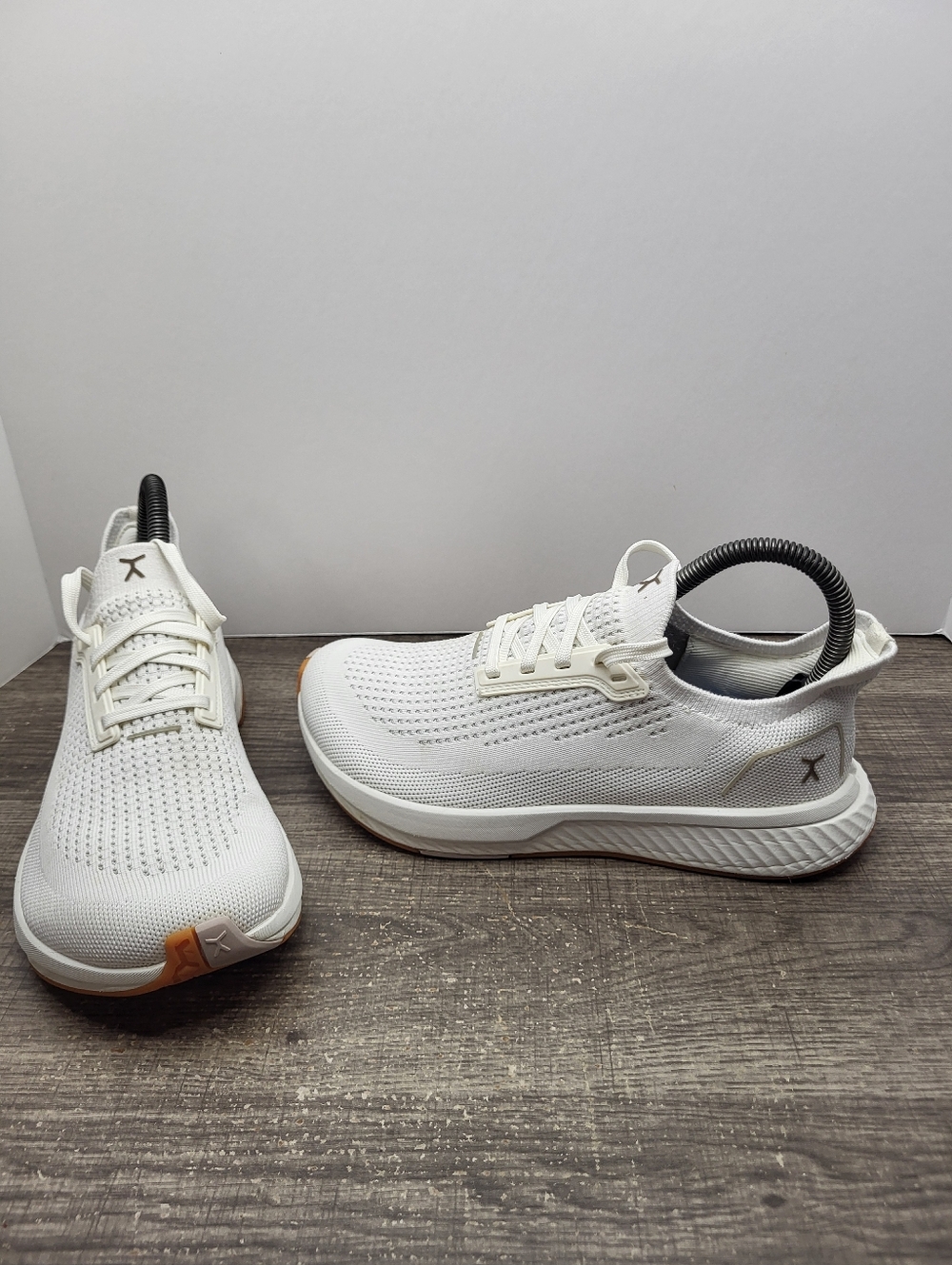 Flux Footwear Adapt Runner White Athletic Knit Shoes Women's Sz 6.5 Running